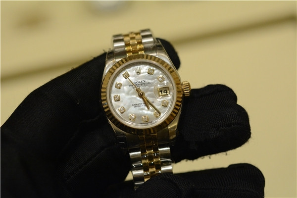 Rolex Lady-Datejust 179173 Replica Watches With Golden Bezels