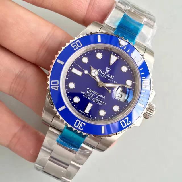 Blue fake watches are suitable for any clothing which will not be simple.