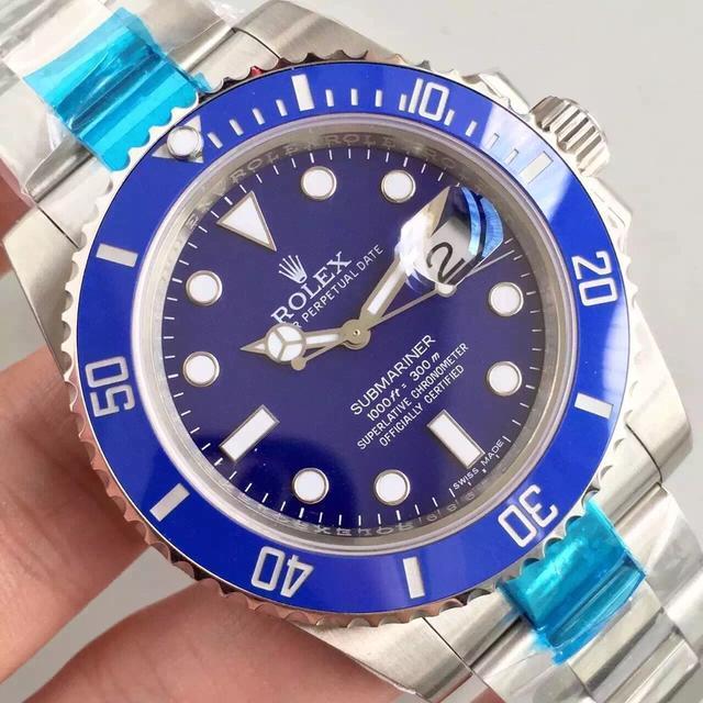 Blue Submariner replica watches are also popular.