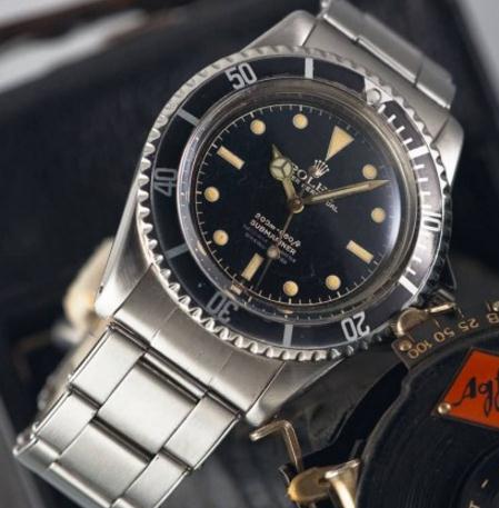 Rolex Submariner fake watches with black dials are antique.