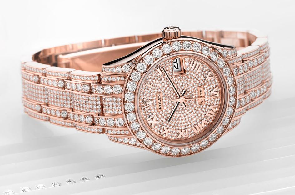 The 18ct everose gold copy watches have diamond-pave dials.